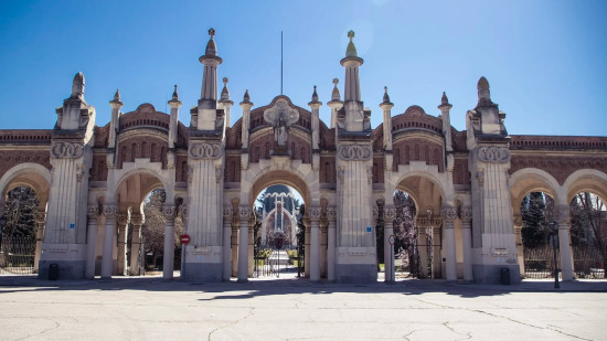 Visita general del Cementerio de Ntra. Sra. de la Almudena con interprete de lengua de signos española